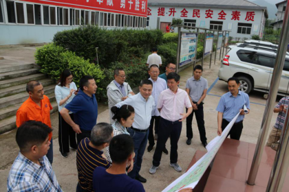 四川省交投集團公司黨委副書記、副董事長、總經(jīng)理周黎明到仁沐新LJ18標項目部檢查指導(dǎo)工作